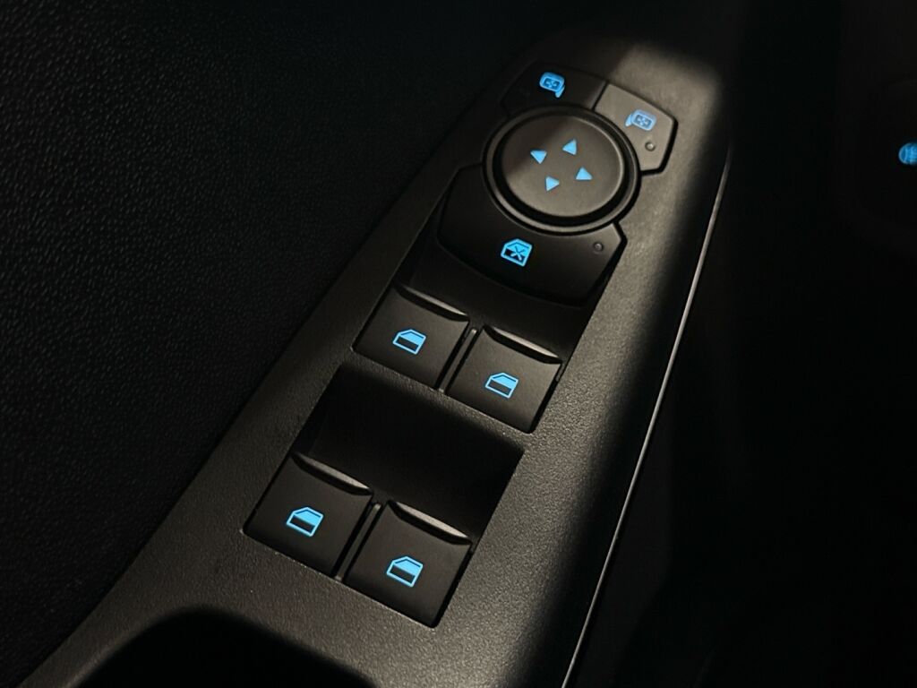 Ford Fiesta 2022 Punainen