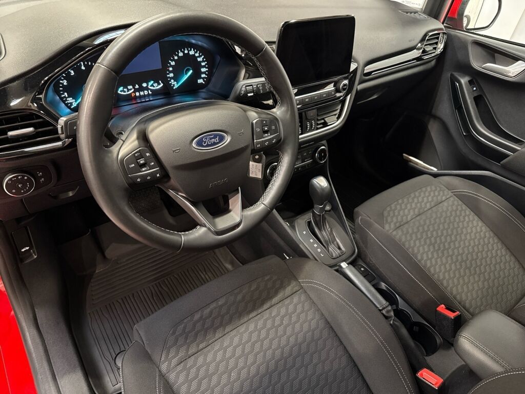Ford Fiesta 2022 Punainen