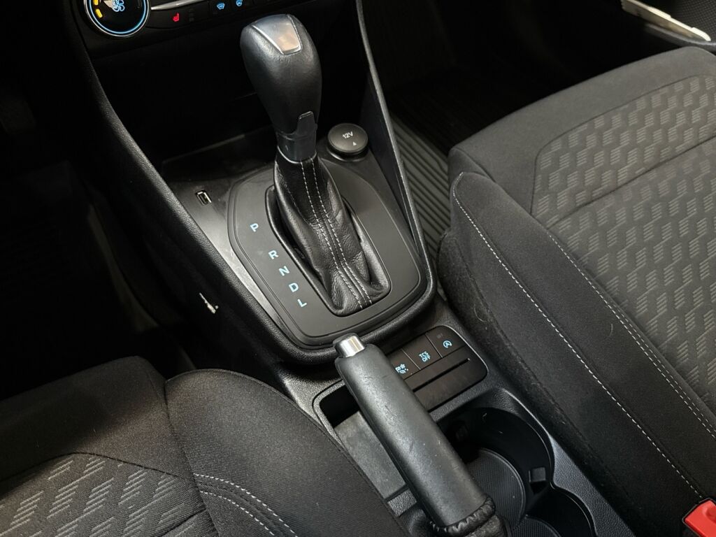 Ford Fiesta 2022 Punainen