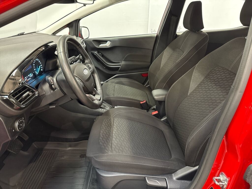 Ford Fiesta 2022 Punainen