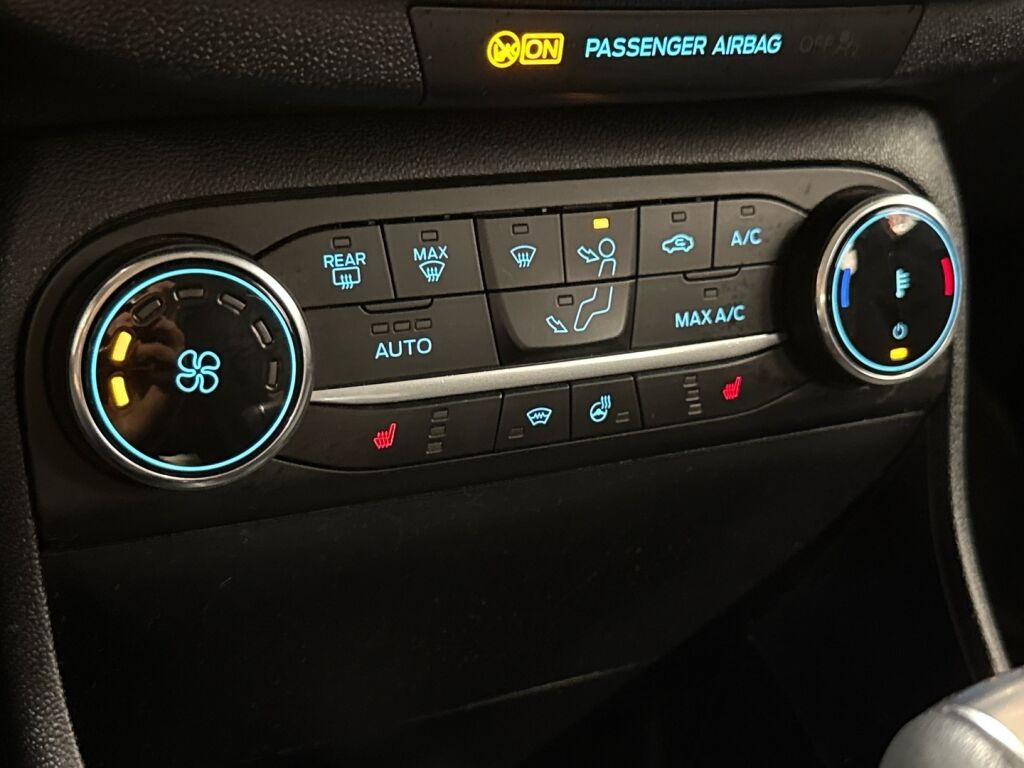 Ford Fiesta 2022 Punainen