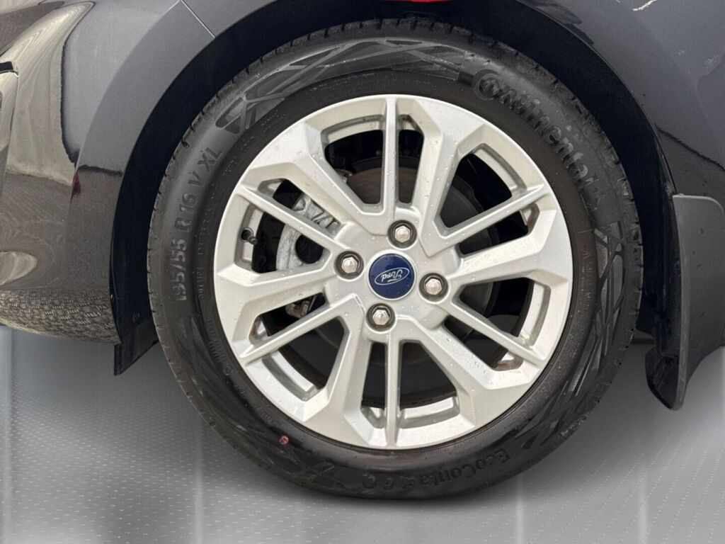 Ford Fiesta 2022 Musta