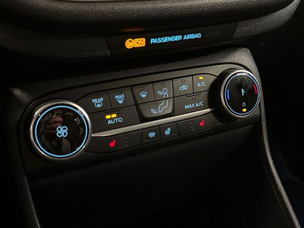 Ford Fiesta 2022 Musta