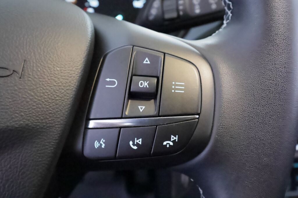 Ford Fiesta 2022 Musta