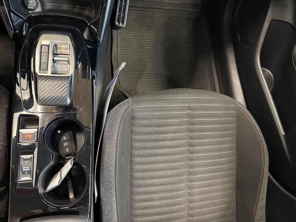 Peugeot 208 2023 Keltainen