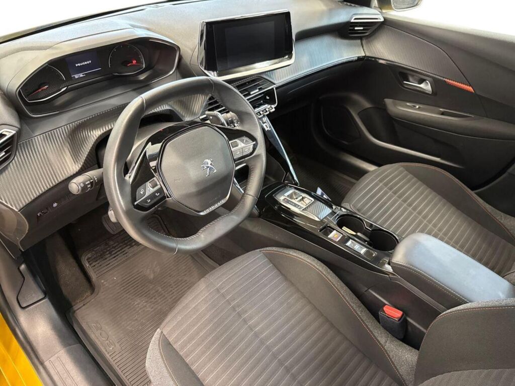 Peugeot 208 2023 Keltainen