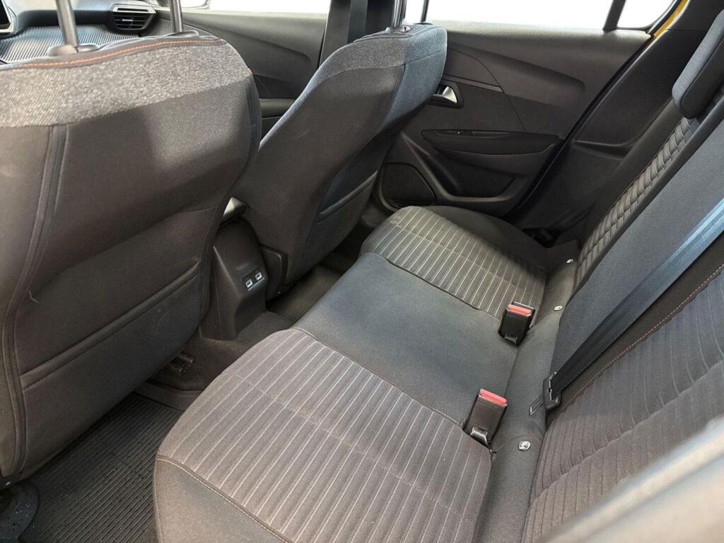 Peugeot 208 2023 Keltainen