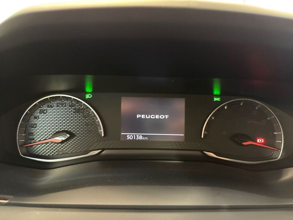 Peugeot 208 2023 Keltainen