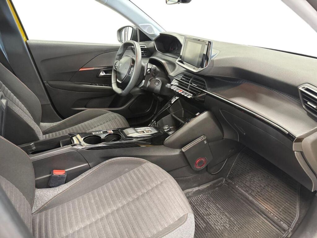 Peugeot 208 2023 Keltainen