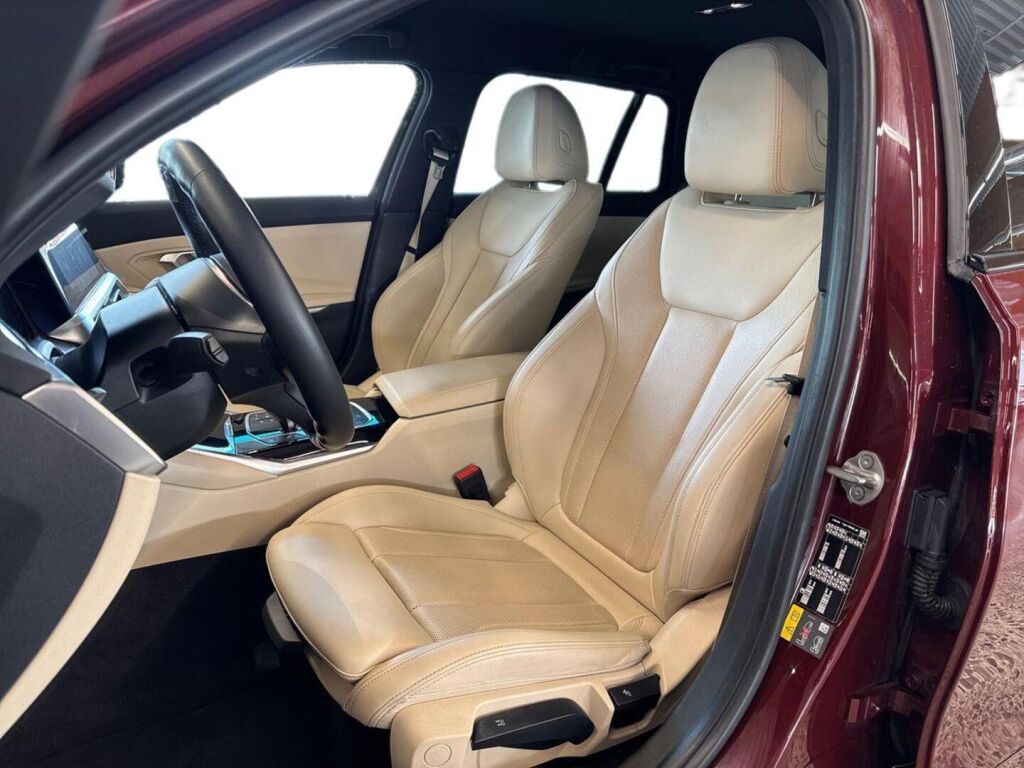 BMW 320 2022 Punainen