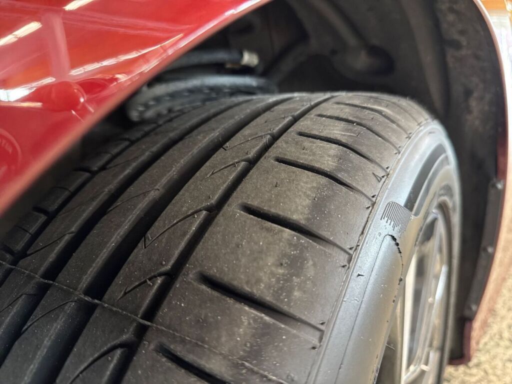 BMW 320 2022 Punainen