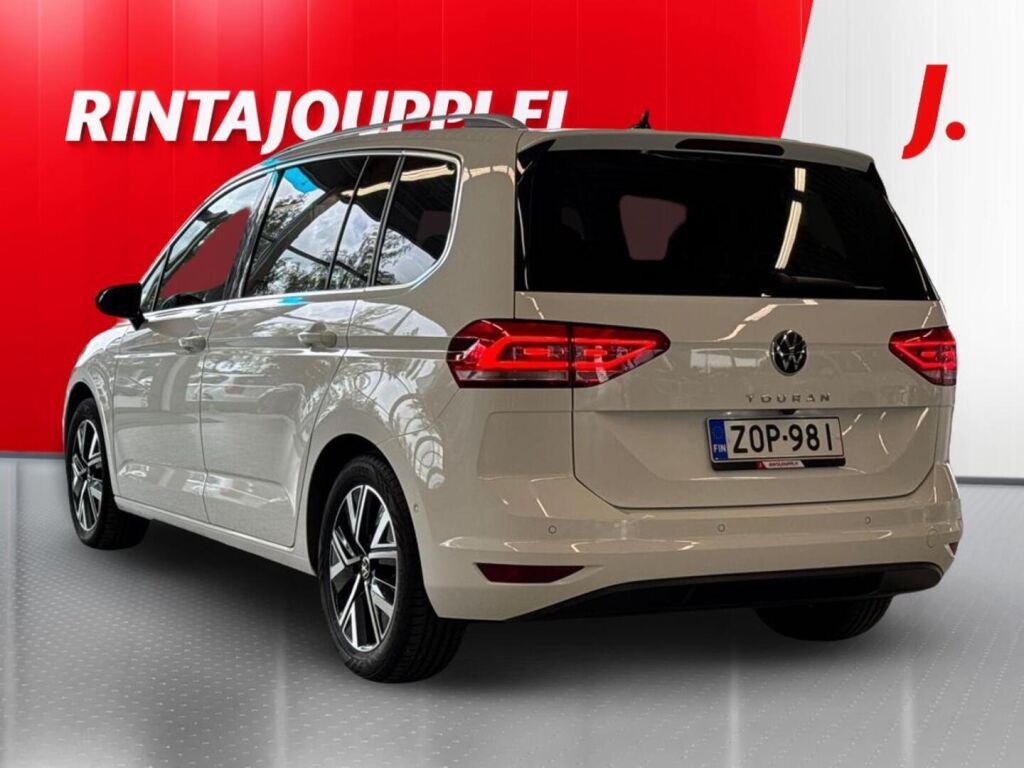 Volkswagen Touran 2022 Valkoinen