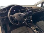 Volkswagen Touran 2022 Valkoinen