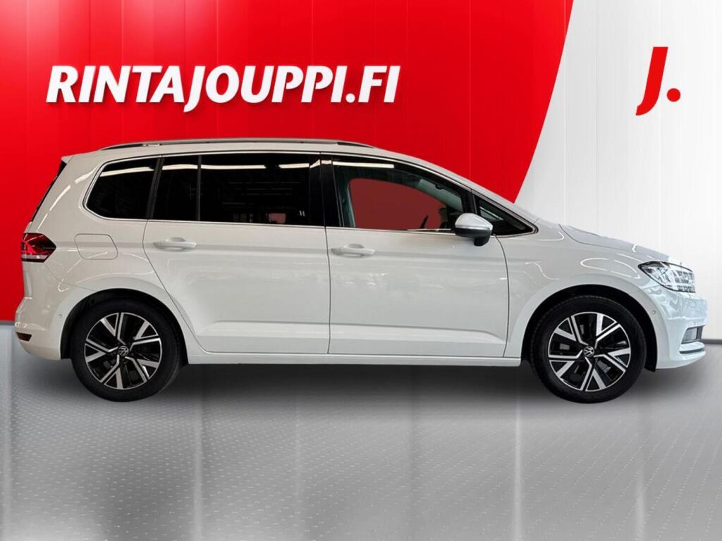 Volkswagen Touran 2022 Valkoinen
