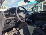 Volkswagen Touran 2022 Valkoinen