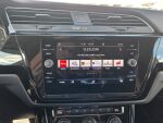 Volkswagen Touran 2022 Valkoinen