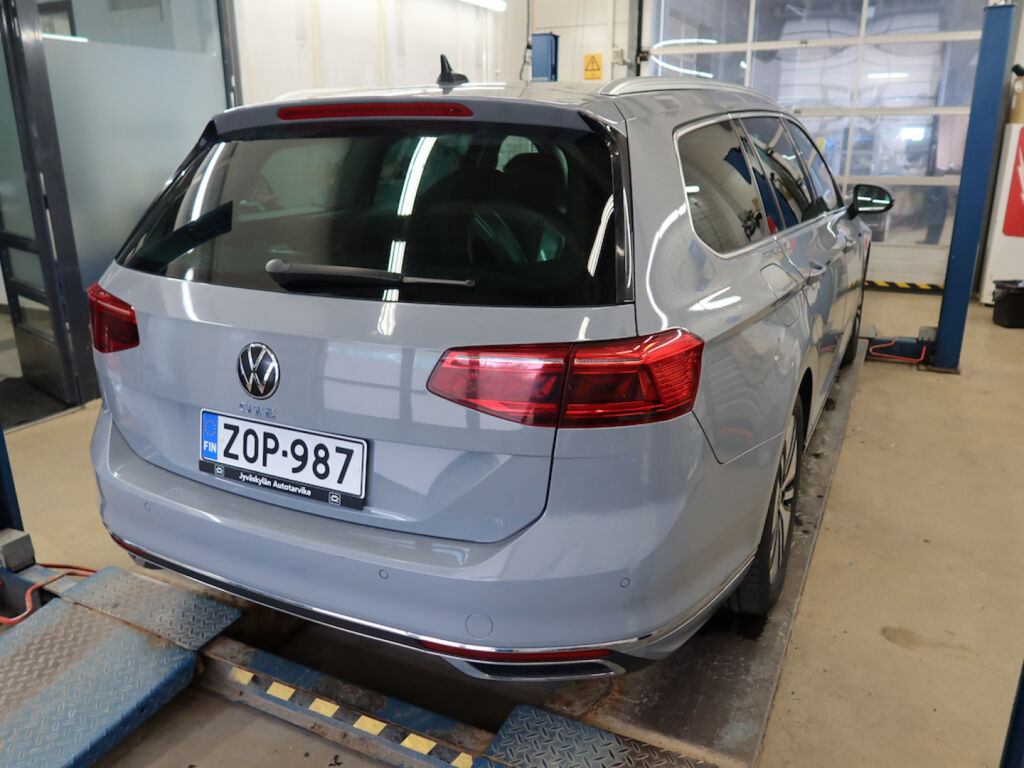 Volkswagen Passat 2022 Harmaa