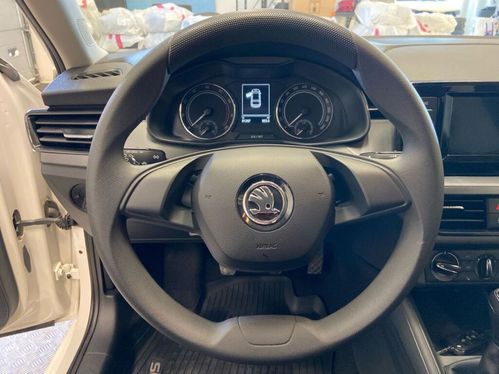 Skoda Scala 2022 Valkoinen