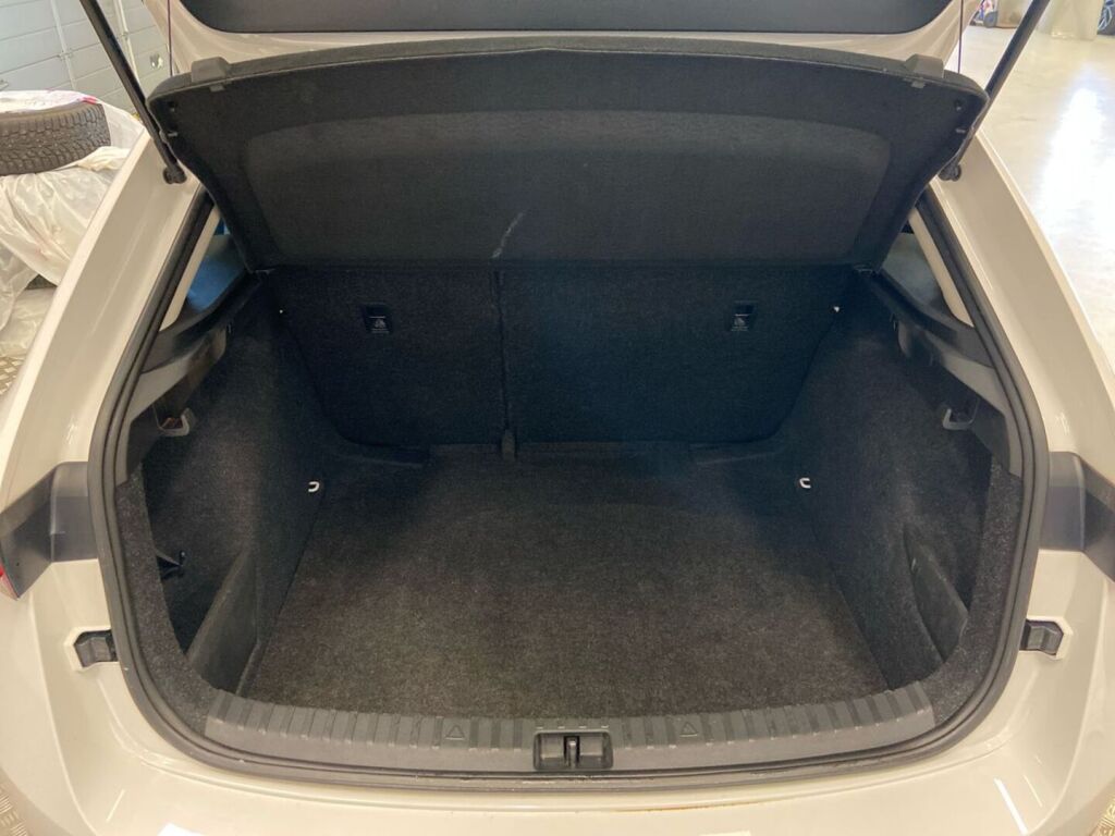 Skoda Scala 2022 Valkoinen