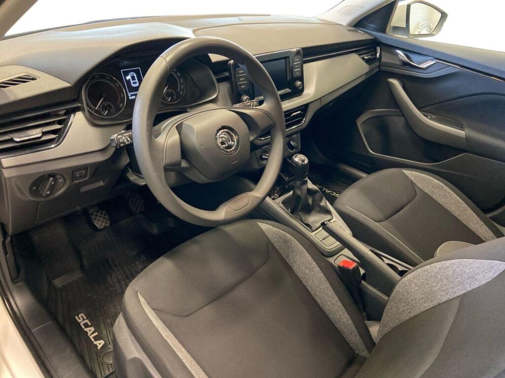Skoda Scala 2022 Valkoinen