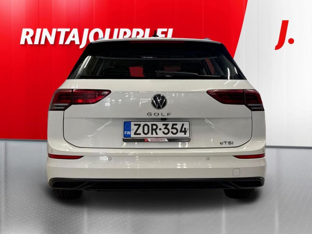 Volkswagen Golf 2022 Valkoinen