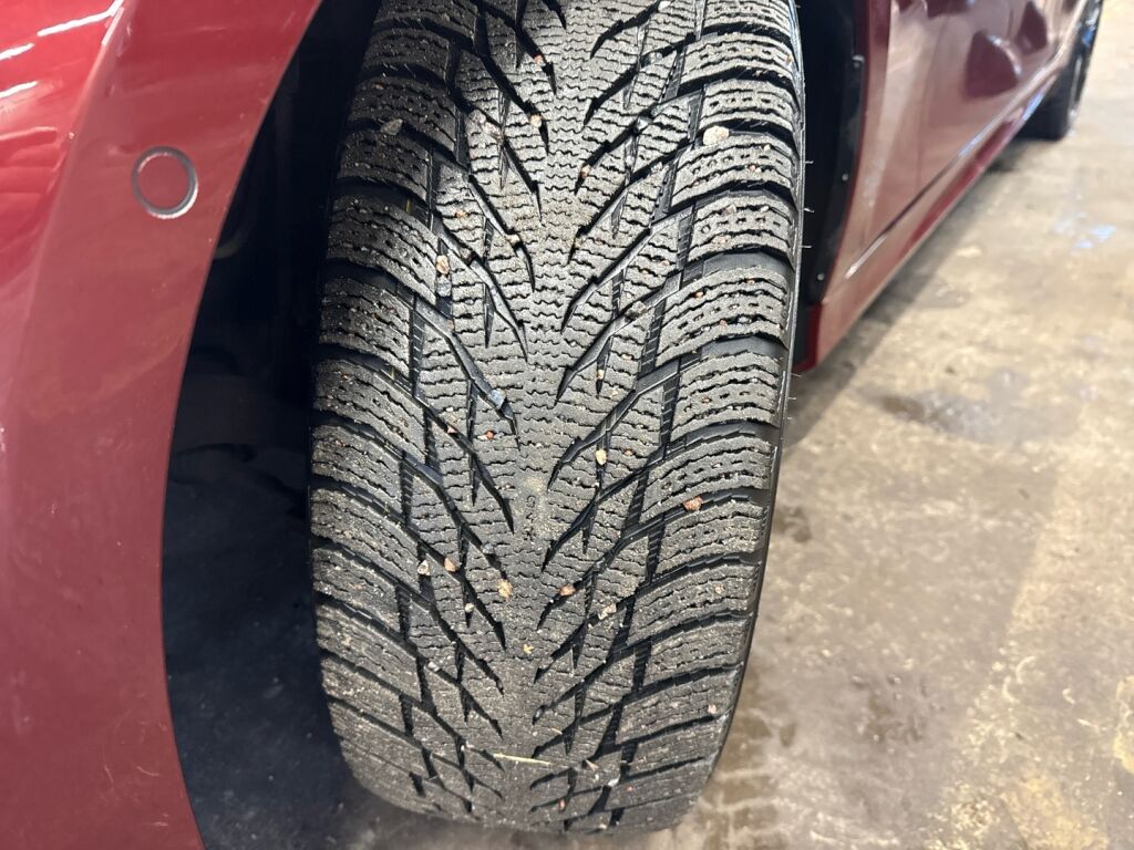 BMW 330 2022 Punainen