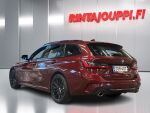 BMW 330 2022 Punainen