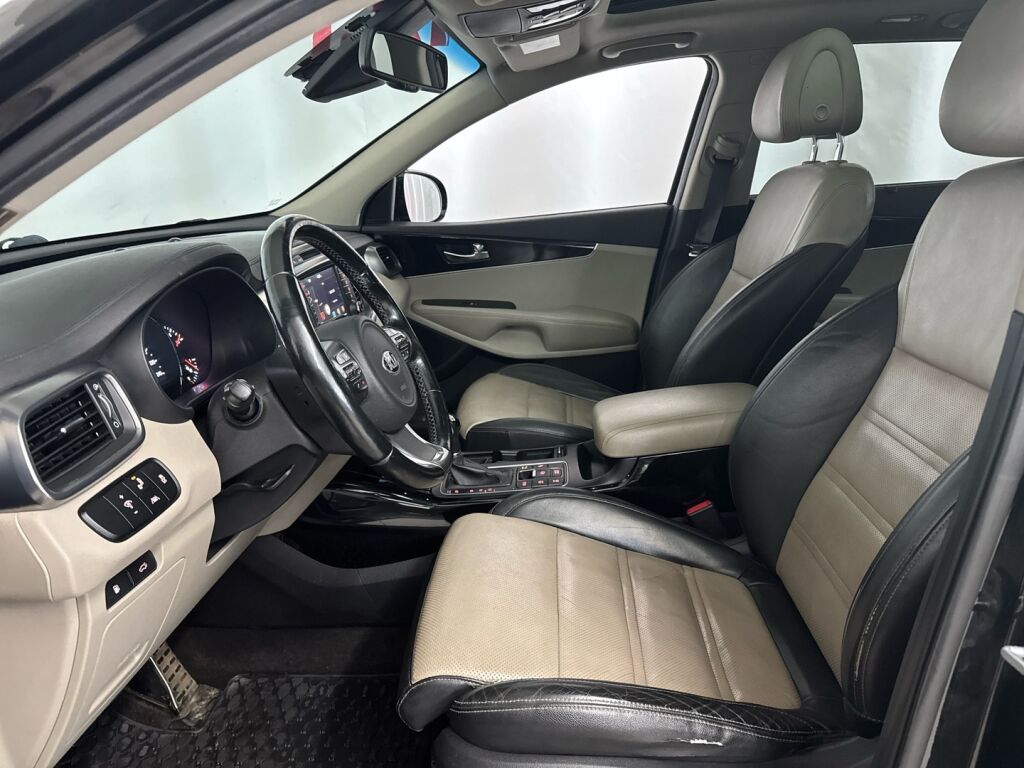 Kia Sorento 2016 Musta