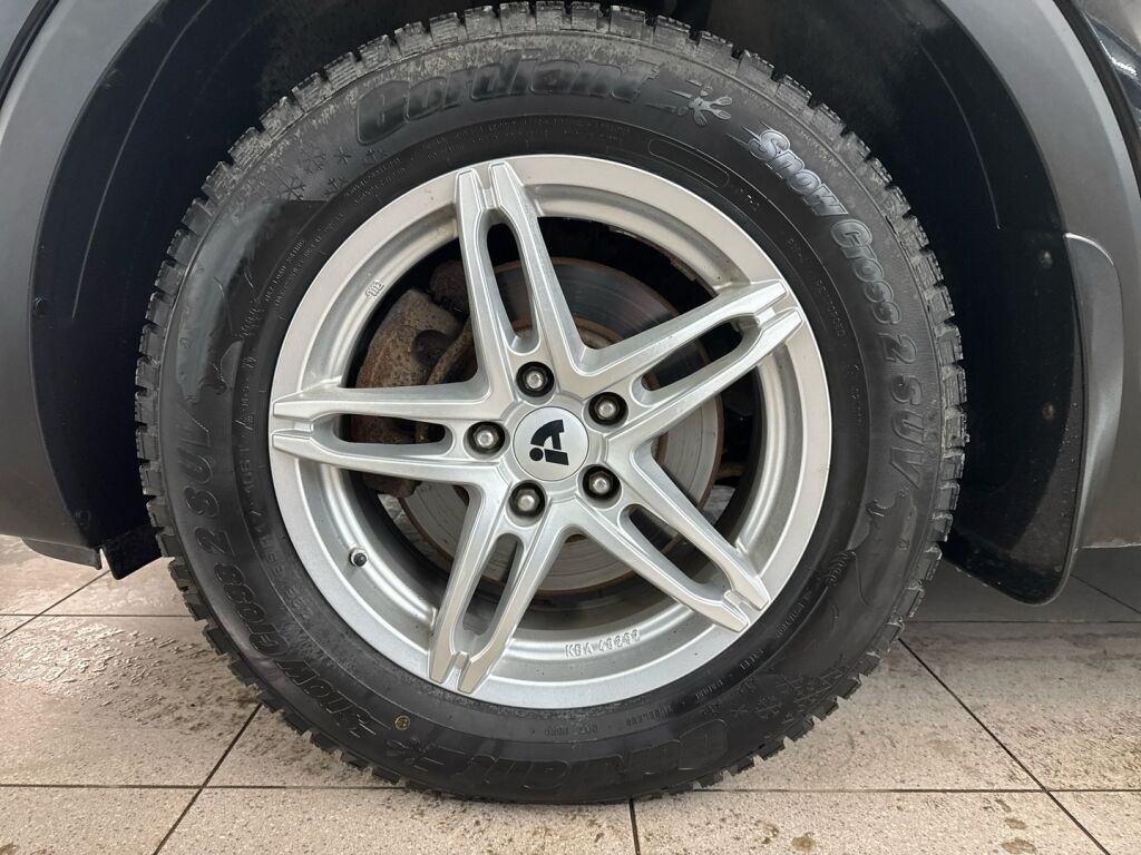 Kia Sorento 2016 Musta