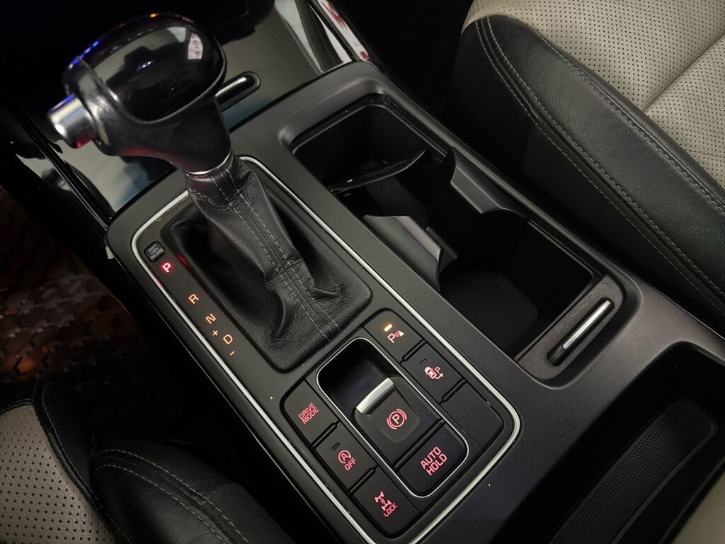 Kia Sorento 2016 Musta