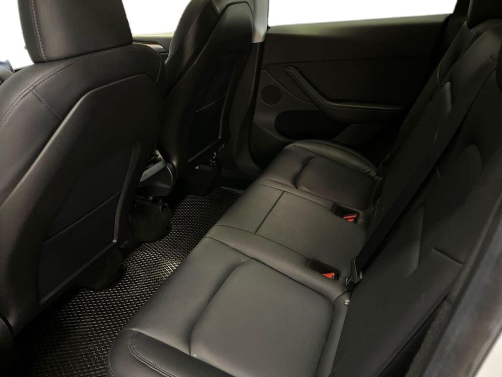 Tesla Model Y 2022 Valkoinen