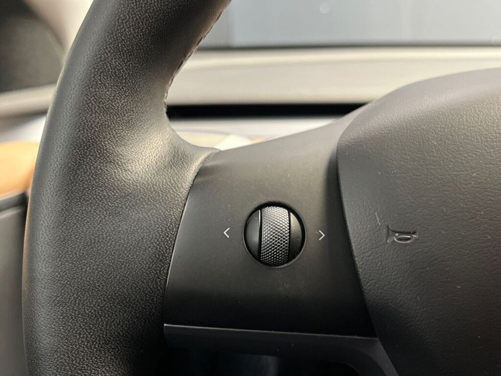 Tesla Model Y 2022 Valkoinen