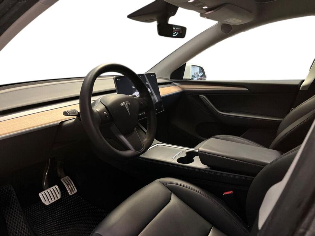 Tesla Model Y 2022 Valkoinen