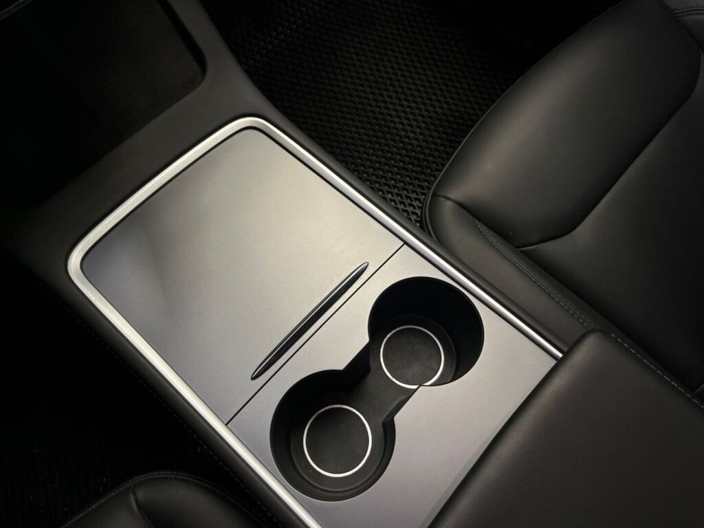 Tesla Model Y 2022 Valkoinen