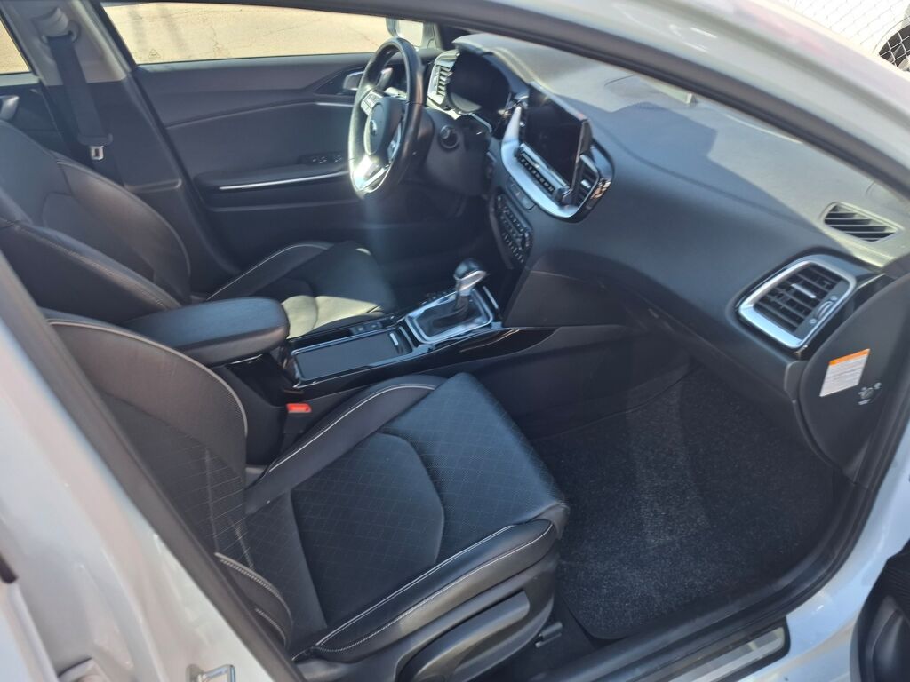 Kia Ceed 2020 Valkoinen