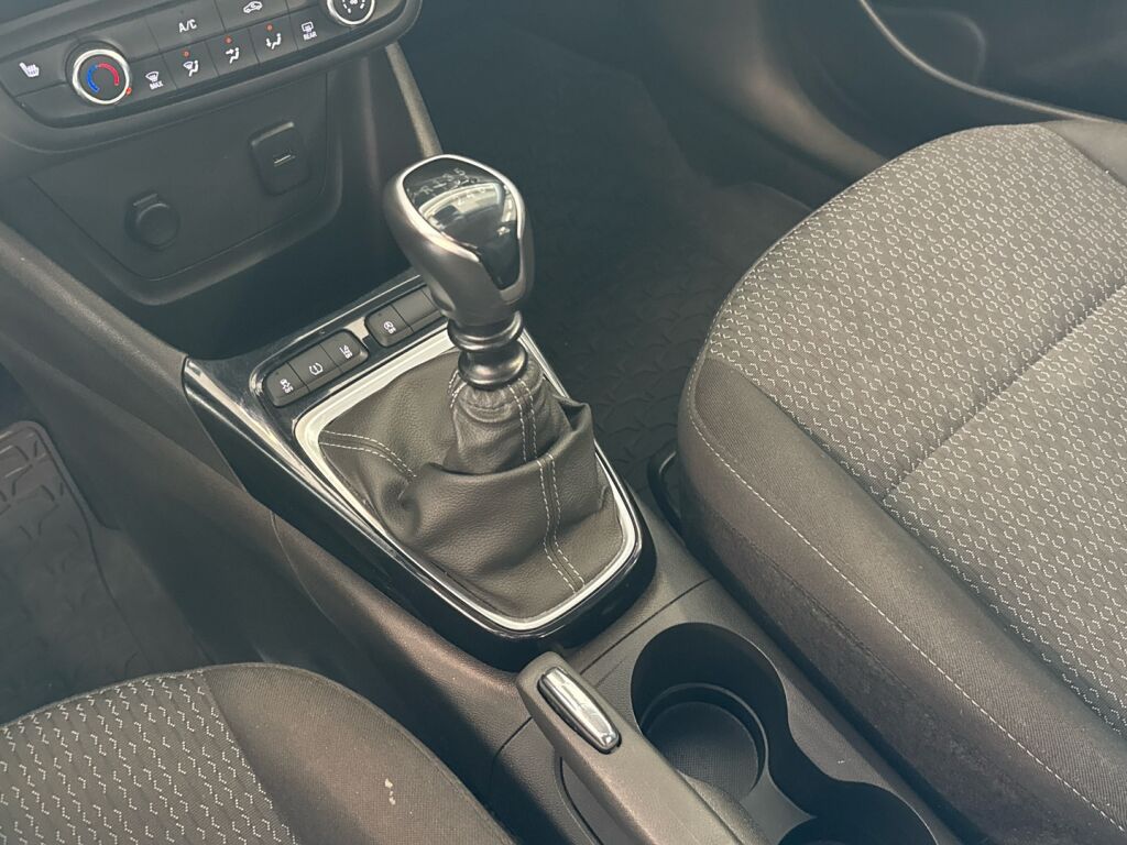 Opel Crossland 2022 Punainen