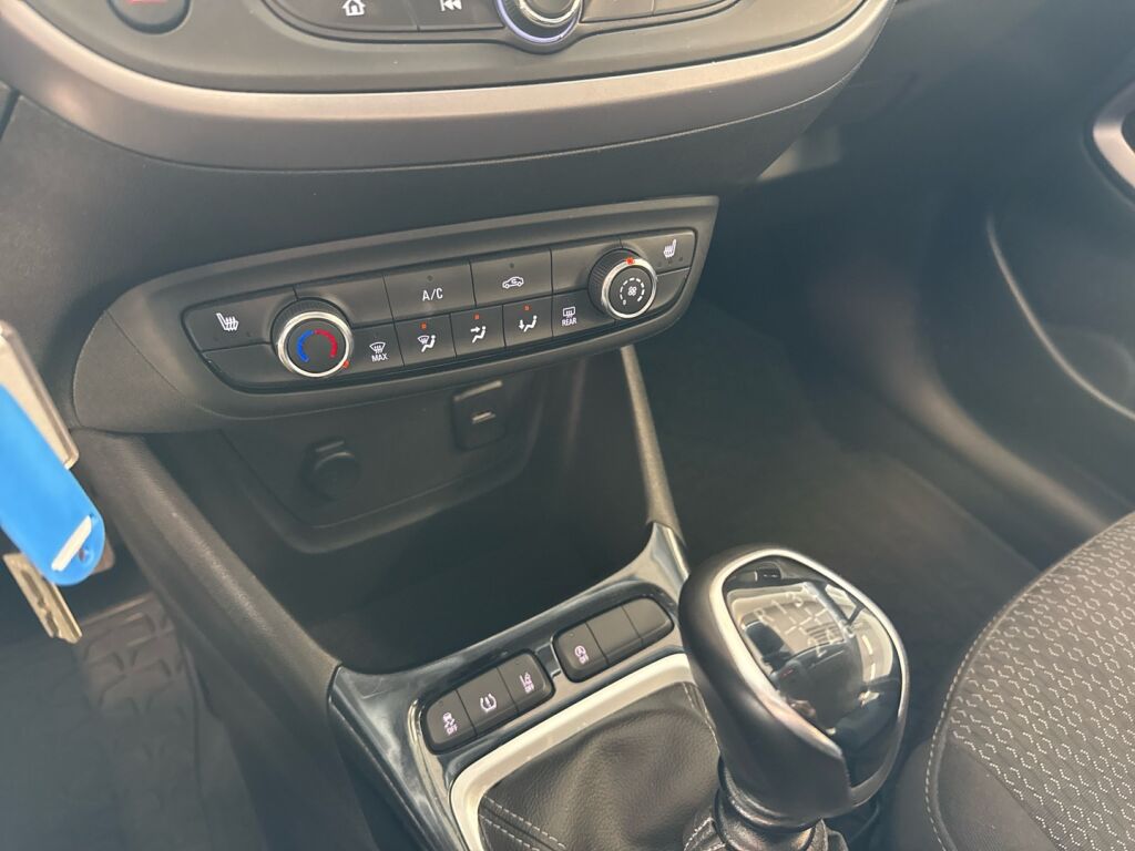 Opel Crossland 2022 Punainen