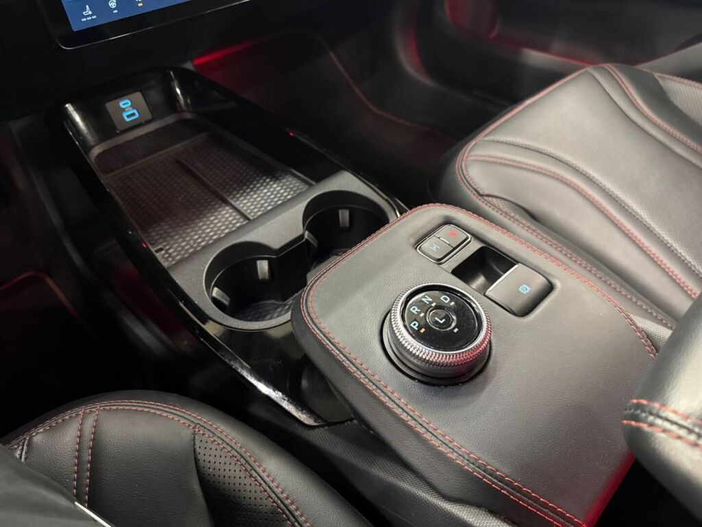 Ford Mustang Mach-E 2022 Musta