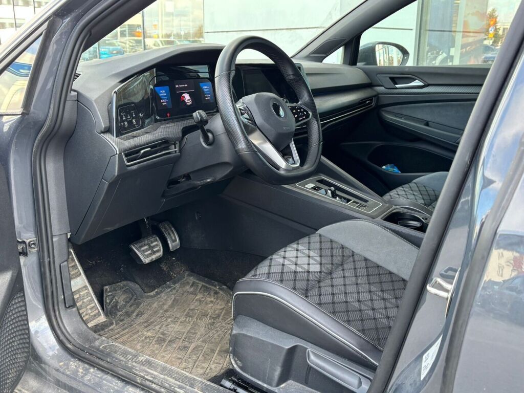 Volkswagen Golf 2023 Harmaa
