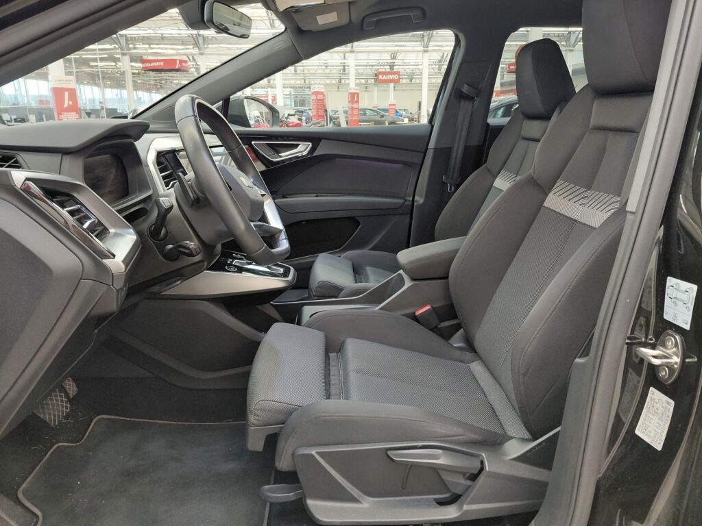 Audi Q4 e-tron 2023 Musta