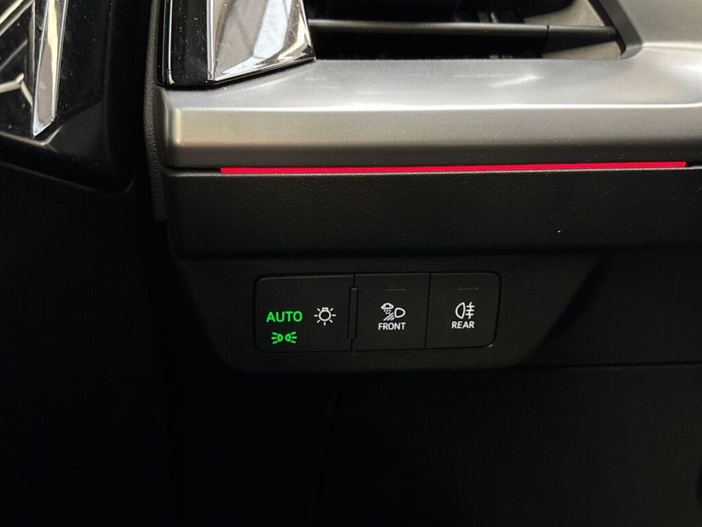 Audi Q4 e-tron 2023 Musta