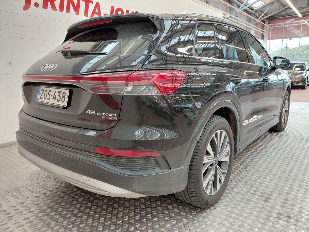 Audi Q4 e-tron 2023 Musta