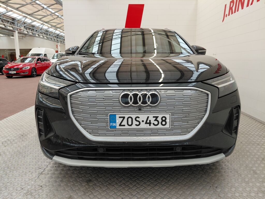 Audi Q4 e-tron 2023 Musta