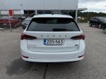 Skoda Octavia 2023 Valkoinen