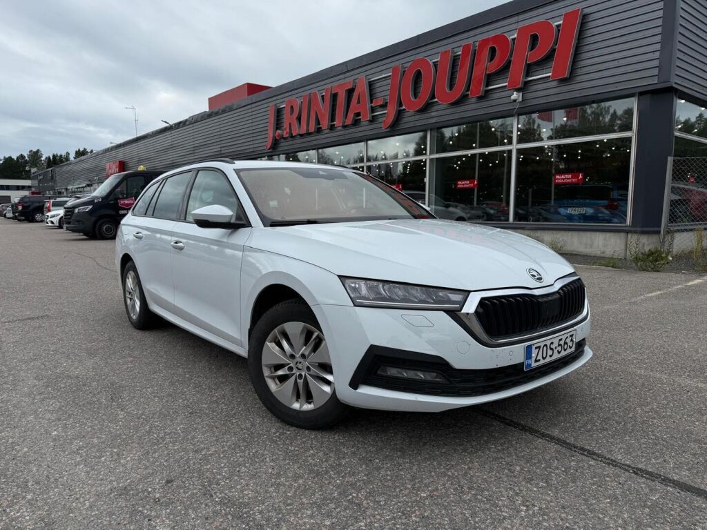 Skoda Octavia 2023 Valkoinen