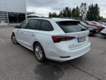 Skoda Octavia 2023 Valkoinen