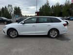 Skoda Octavia 2023 Valkoinen