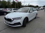 Skoda Octavia 2023 Valkoinen