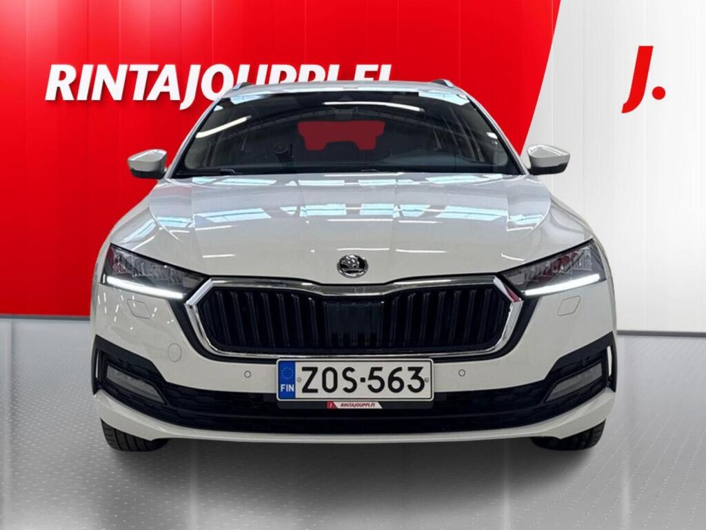 Skoda Octavia 2023 Valkoinen