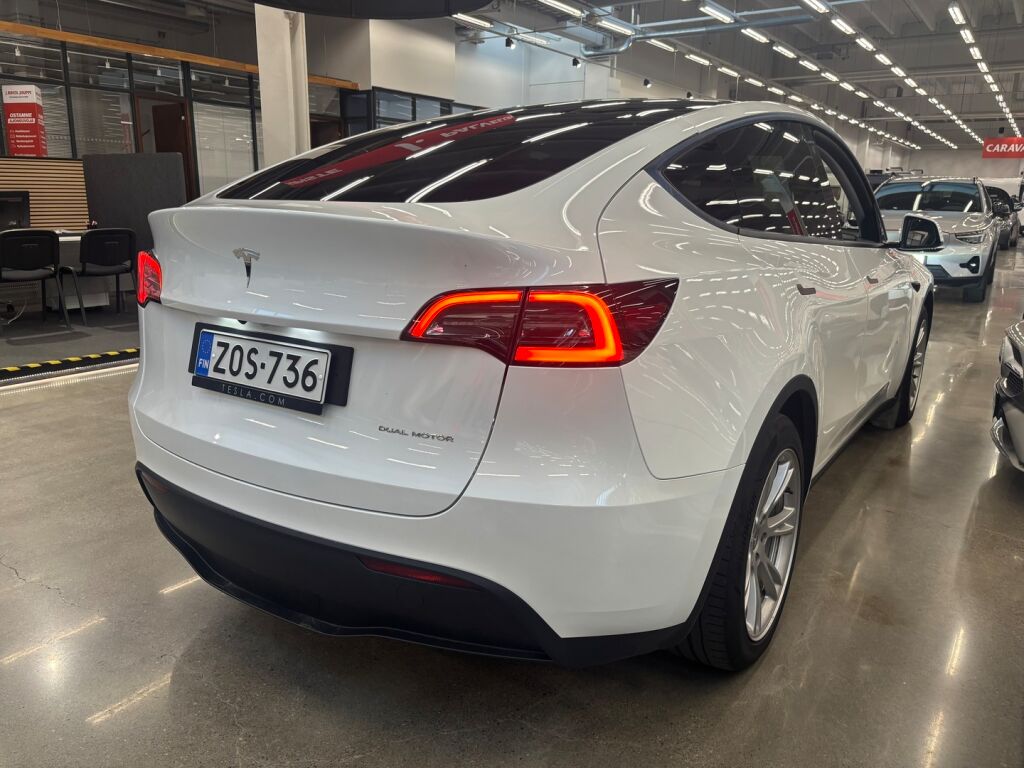 Tesla Model Y 2023 Valkoinen